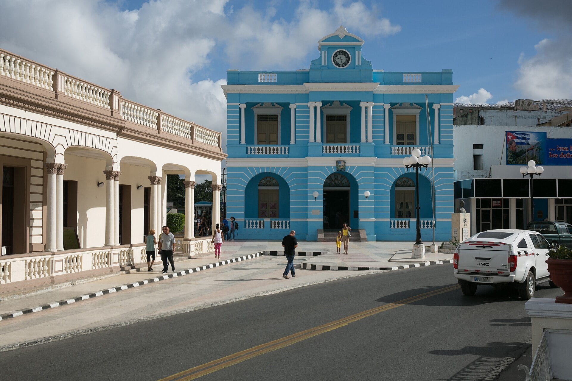 Cuba Grid Splits in East as 1,680 MW Shortfall Looms